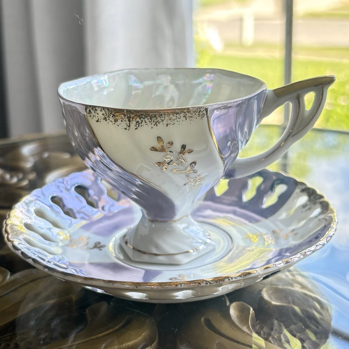 Iridescent Tea Cup In Antique Ceramic & Porcelain Cups & Saucers