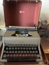 Royal Quiet de Luxe Typewriter 1940s Vintage Dark Brown with Case Working thumbnail