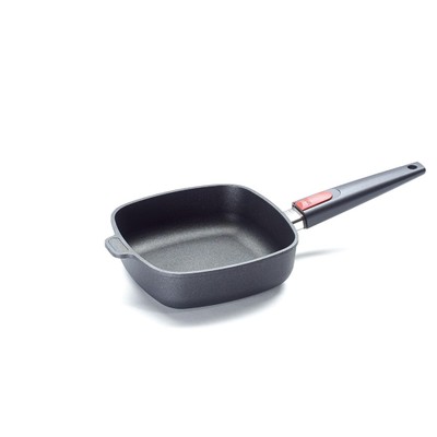 Woll Nowo Titanium Induktion, Gusspfanne, viereckig, AS 20 x 20 cm, 6,5 cm hoch