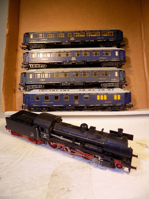 Liliput HO Scale Orient Express 4-6-0 (4 cars) C-9 / TESTED