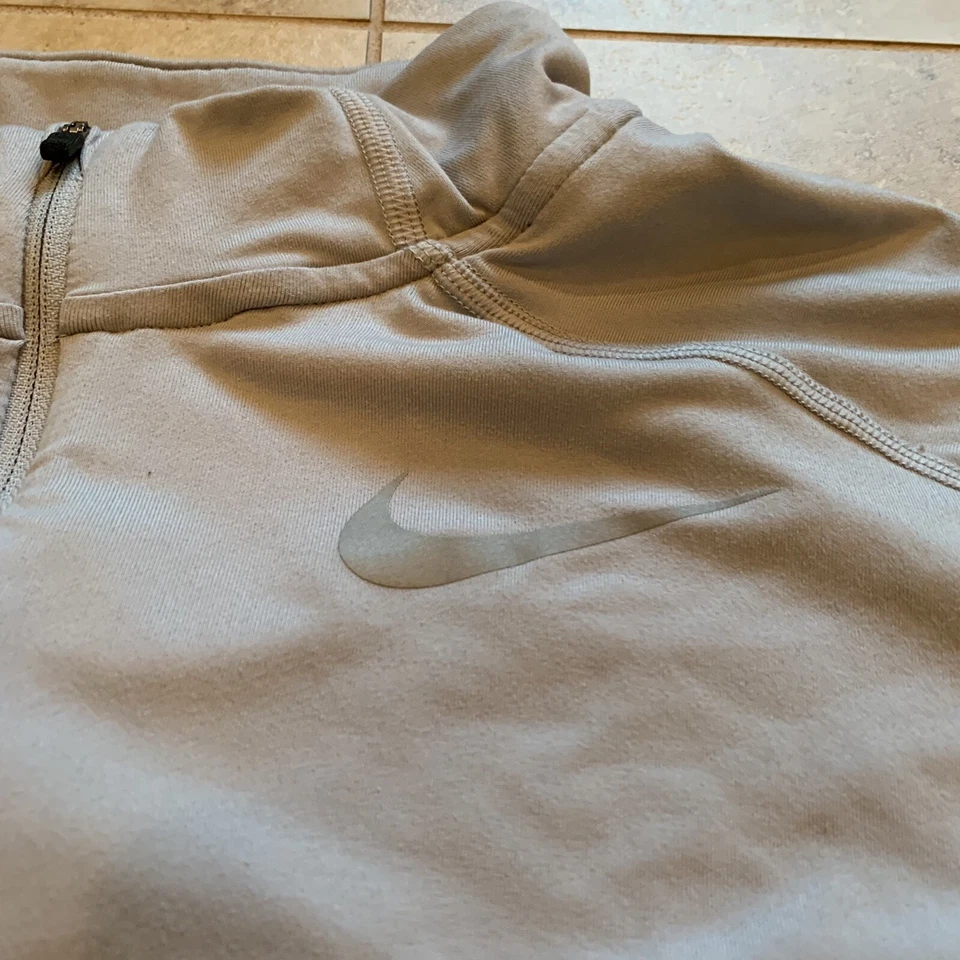 Jaqueta Nike masculina grande Dri Fit Barry's Bootcamp quarto de zíper reflexiva - Imagem 3 de 4