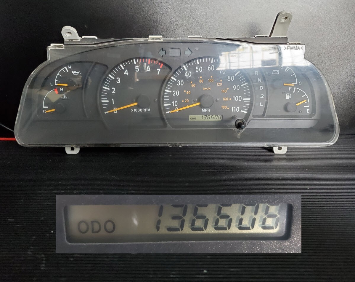 000102 TOYOTA TUNDRA INSTRUMENT CLUSTER GAUGE SPEEDOMETER, 136608