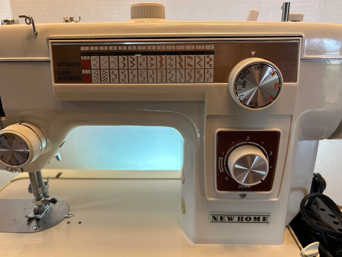 Vintage Janome New Home model 552 Zigzag, Heavy Duty 1.0A, Case
