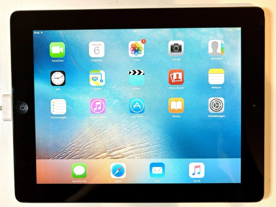 Apple iPad 2 16GB, WLAN, A1395, -Homebutton defekt- - Bild 2 von 4