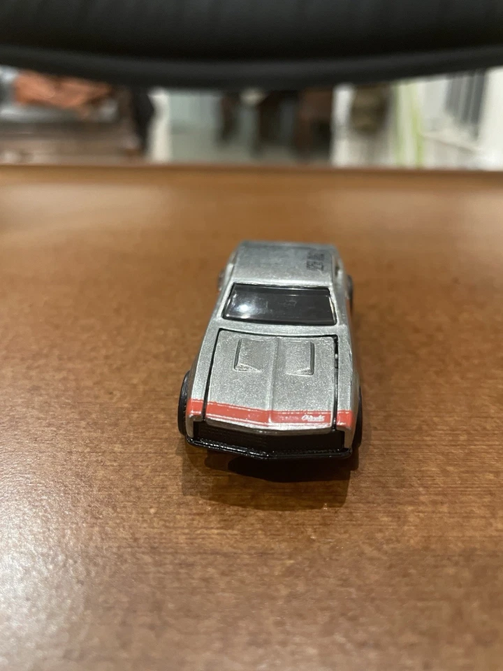 HOT WHEELS 80 ANIVERSARIO 67 CAMARO FÁBRICA PROTOTYOE RUN Foto 3 de 4