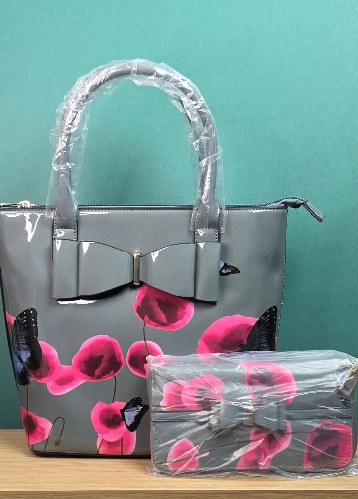 Women's Grey Glossy Hand Bag Poppy & Butterfly Design with Matching Purse