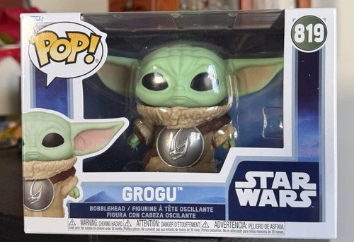 NEW! Funko Pop! Star Wars: GROGU w /Crest #819 w/Protector IN HAND!