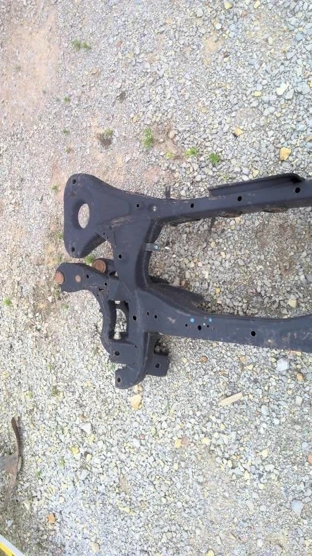 2005-2015 Nissan Armada Rear Crossmember Subframe Cradle Assembly Oem Foto 3 de 4