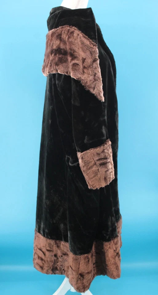 Casaco de veludo preto antigo feminino antigo do início dos anos 1900 a 1920 com acabamento de pele marrom M/G - Imagem 3 de 4