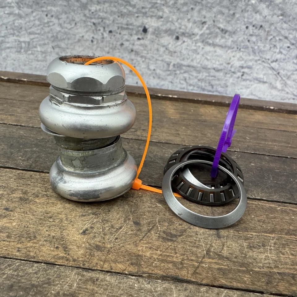 Auriculares roscados vintage Stronglight de 1 pulgada 26,4 Crown Race NOS rodamientos bicicleta Foto 2 de 4