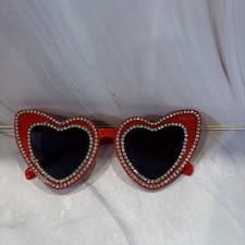 Women  s Heart Shaped Sunglasses Rhinestone Decorated Cat Eye Heart Sunglasses