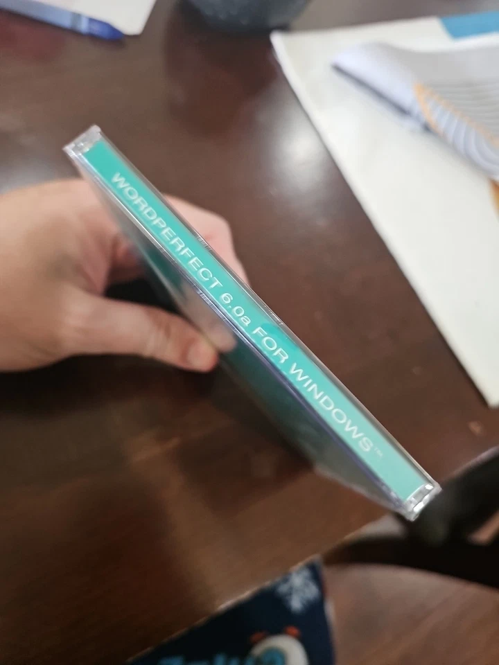 New 1994 WordPerfect Version 6.0a! With Quattro Pro 5 - Image 3 of 3