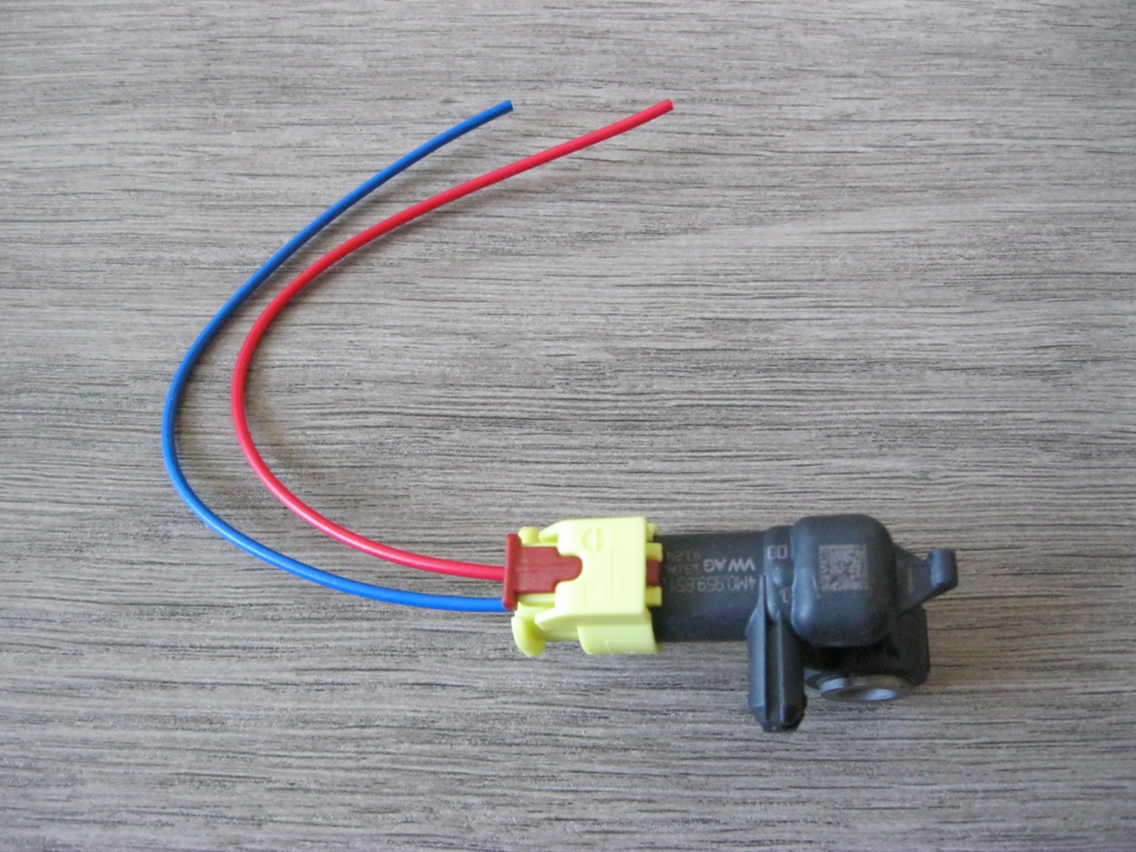 Front Sensor 4M0959651 for 2016-2022 BENTLEY BENTAYGA with Connector 4H0973323