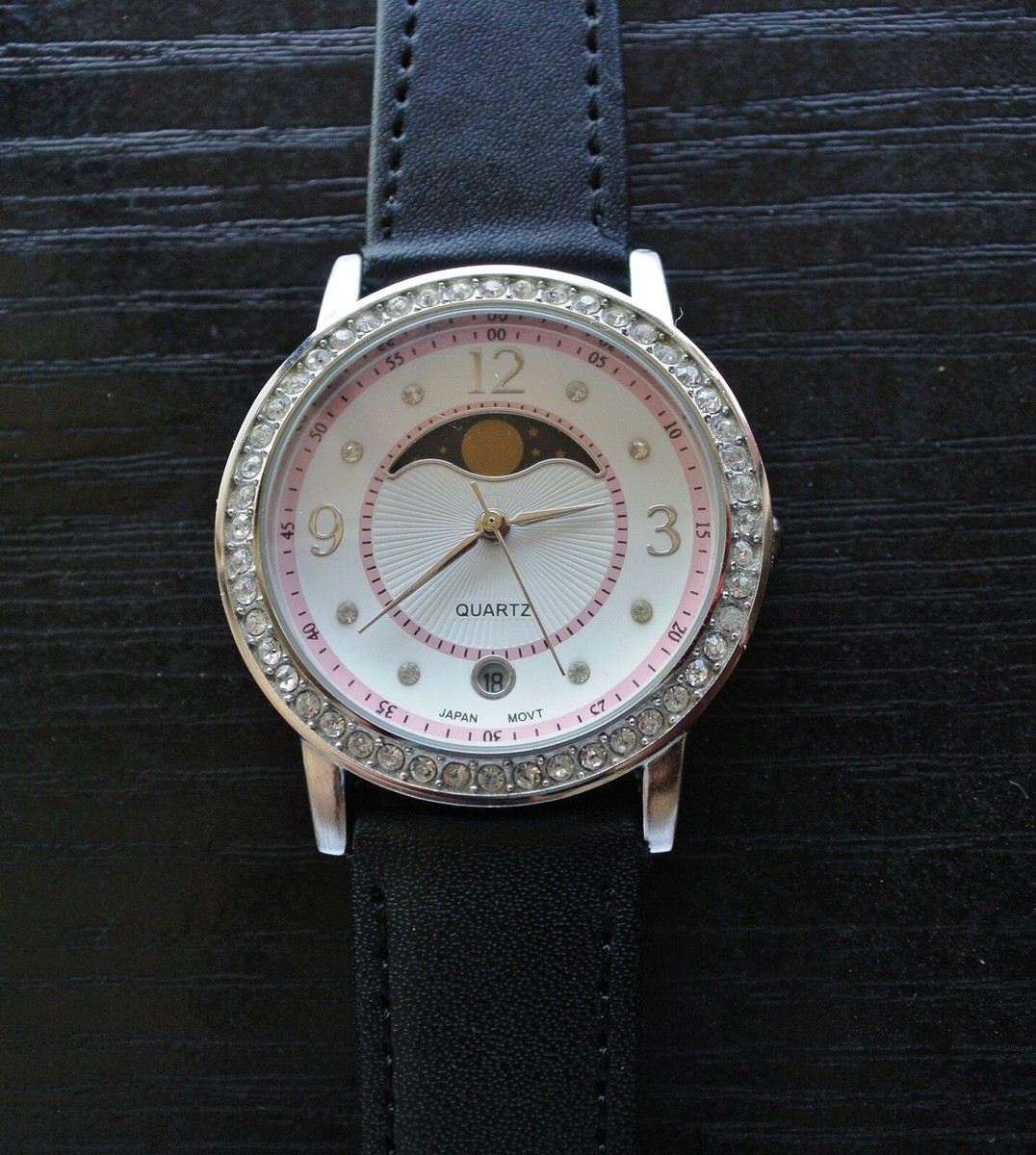 VINTAGE DATE MOON PHASE RHINESTONES DIAL QUARTZ SILVER BLACK  display picture 3