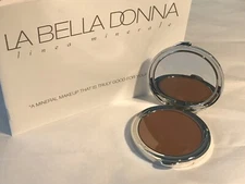 (1) La Bella Donna Compressed Mineral Foundation Compact • TOPAZ