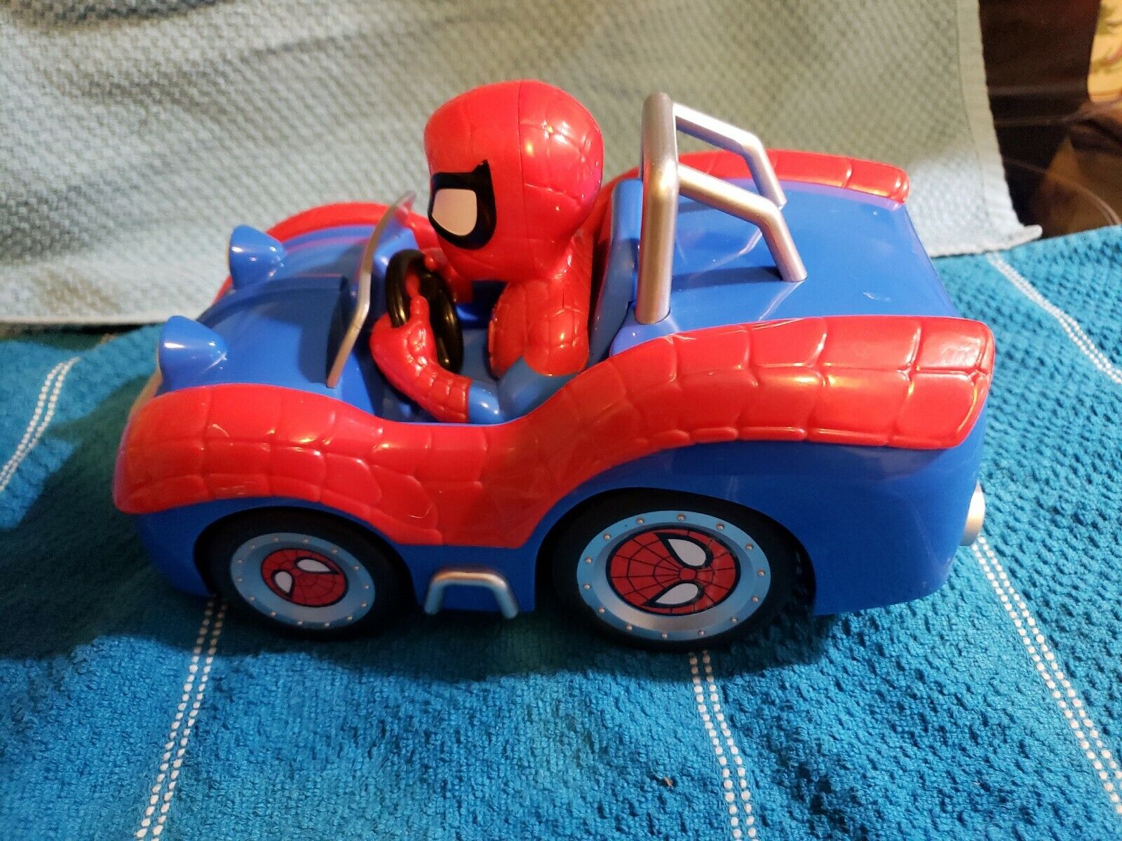 Spiderman Coche Spidey Roadster RC 19cm