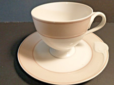 Hutschenreuther Chloe Paris Fleuron Fontaine cup  saucer