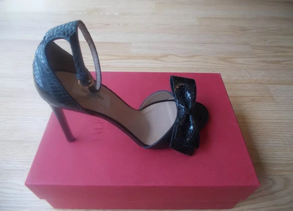 Authentic Valentino Garavani Snake Print Sandals With Box $1000++ - Image 3 of 4