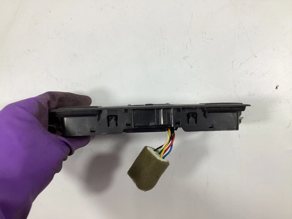 2015 - 2019 FORD FIESTA FRONT OVERHEAD SUNROOF DOME MAP LIGHT LENS BLACK OEM . - Image 3 of 4