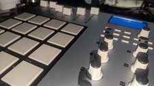 AKAI MPD32 - USB MIDI Pad Controller - Ableto...