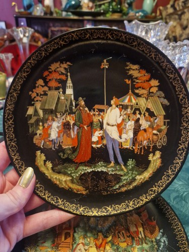 Palekh Studios Collector Plate The Priest & His Servant Balda 19.5cm - Picture 1 of 3
