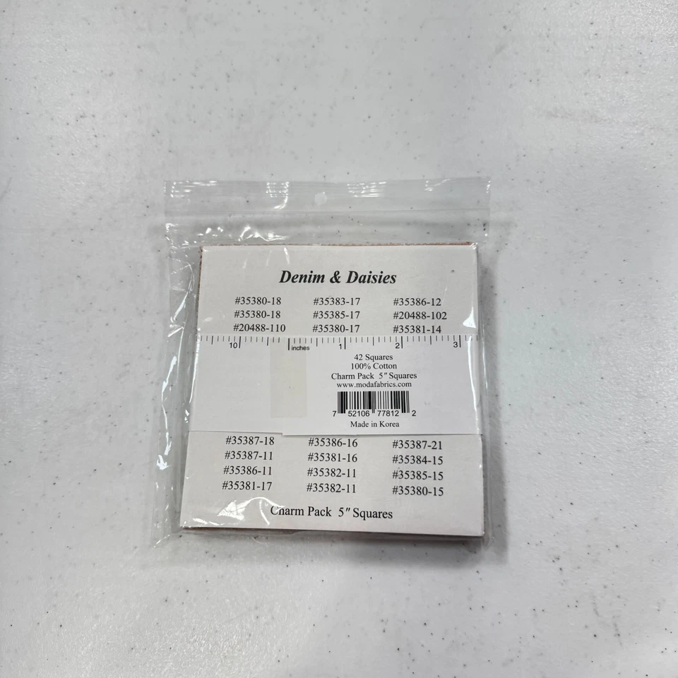 moda pre cut quilting fabric red denim daisies cotton 5" squares - Image 4 of 4