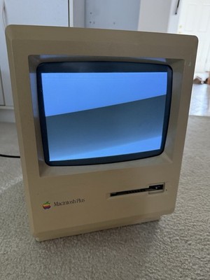 Vintage Apple Macintosh Plus M0001A   Powers On   As-Is