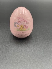 Vtg Russ Berrie & Co Ceramic Crackled Egg “Moms Love Is Special”