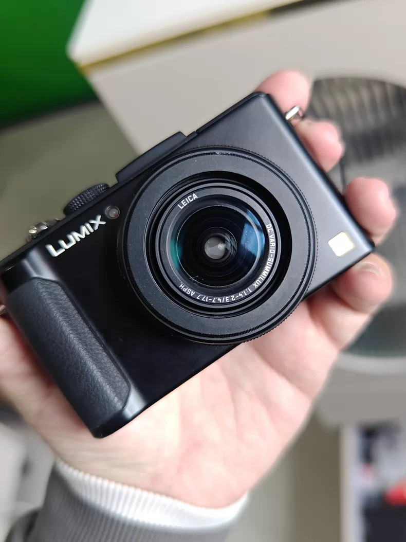 Panasonic Lumix DMC-LX7 ブラック デジタルカメラ セット Panasonic LUMIX DMC-LX7 10.1MP Digital Camera - Black for sale