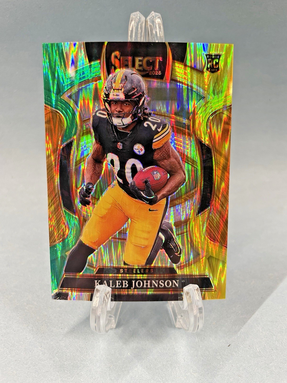 2025 Panini Select #52 Kaleb Johnson Green and Yellow Prizm Shock Color Match RC