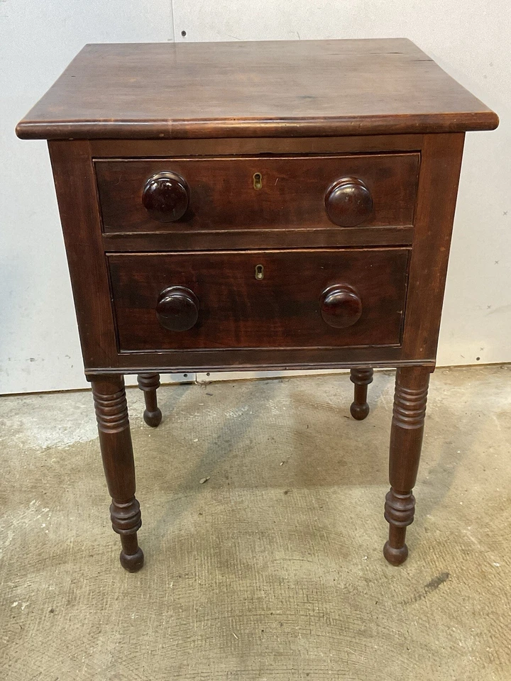 Mesa de trabajo antigua pa nogal 2 cajones mesita de noche país primitivo Foto 4 de 4