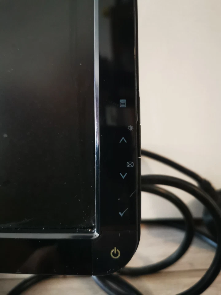 DELL Monitor With Stand - Image 3 of 4