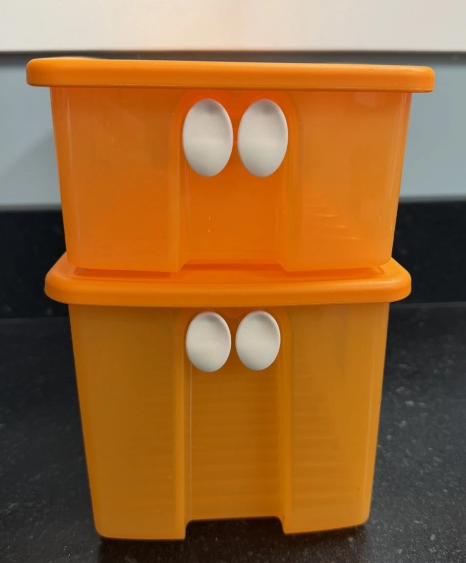 Tupperware FridgeSmart Orange Produce Keeper Vented 2 Pc Set 12x5”
Opens in a new window or tab