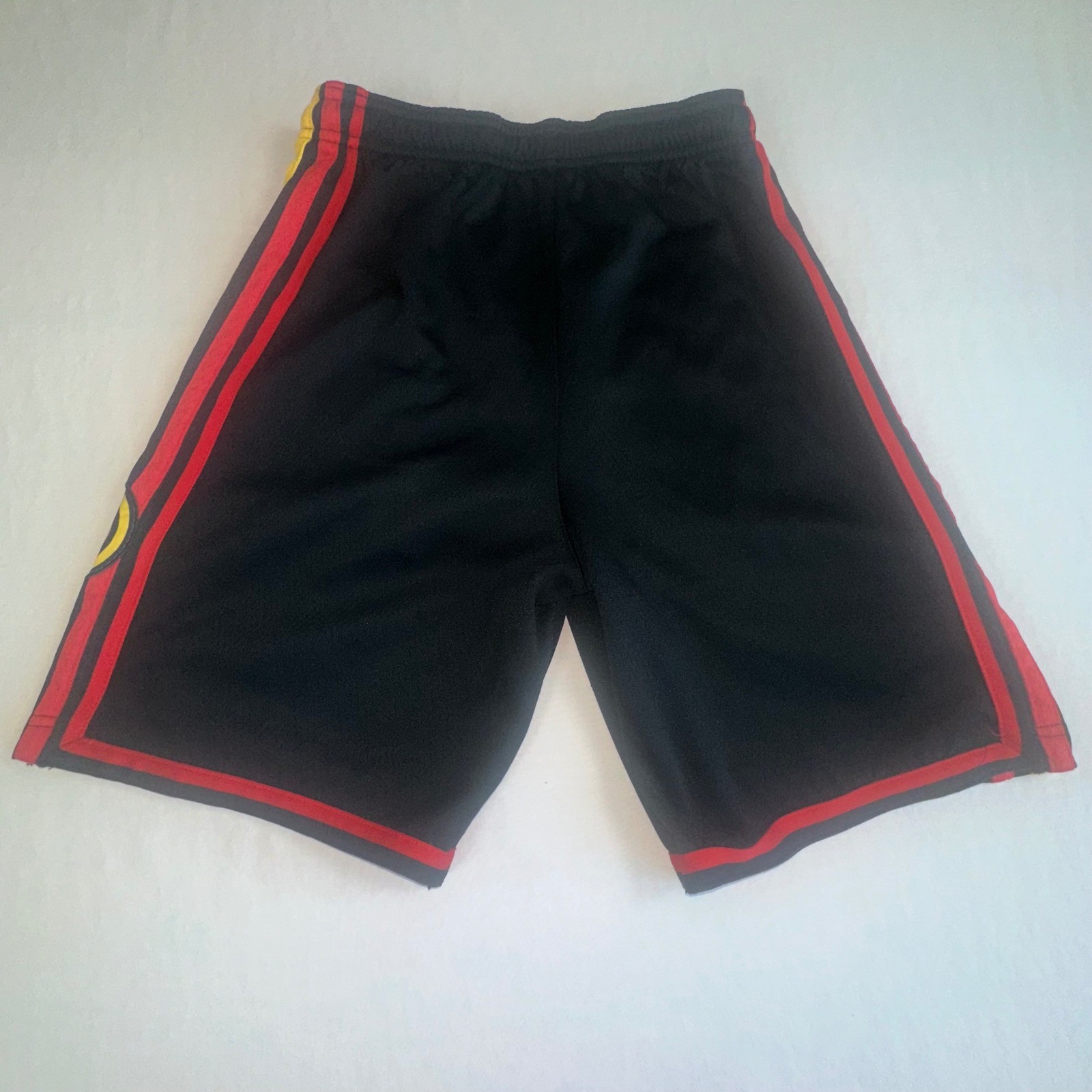 Jordan NBA Basketball Athletic Shorts Kids Atlanta Hawks Black Red Yellow Size L thumbnail 2