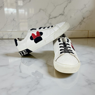 Disney Minnie Mouse Womens 7.5 White Black Fashion Sneakers Embossed Shoes