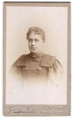 Fotografie Georg Kopp, Stade, Wilhadi-Kirchhof 86, Junge Dame mit Stirnlocken u 