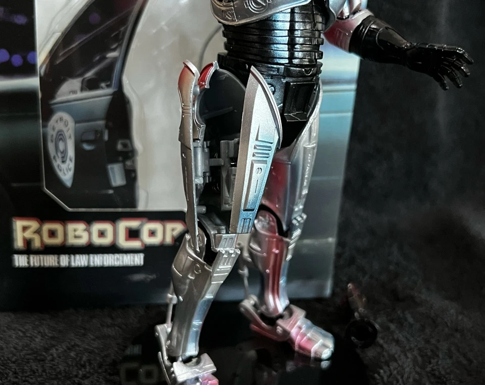 ROBOCOP • MOVIE POSTER VERSION • NECA ROBOCOP SERIES - Image 3 of 4