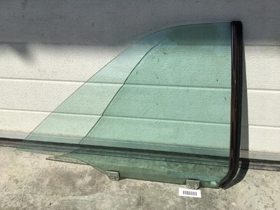 SZYBA BOCZNA PRAWA TYL TYLNA MERCEDES W124 COUPE CE C124