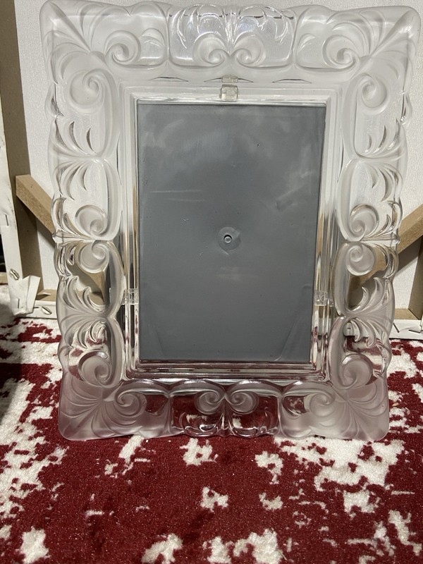 Fifth Avenue Crystal Frame, 9 X 11, Holds 4 X 6 Picture