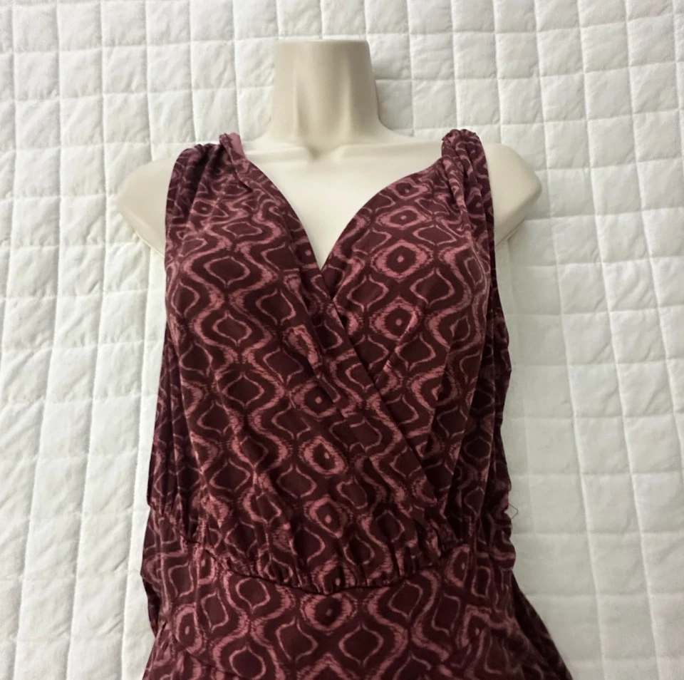 Mono tórrido para mujer 1X Borgoña Abstracto Estudio Tejido Lazo Trasero Pierna ancha Foto 3 de 4