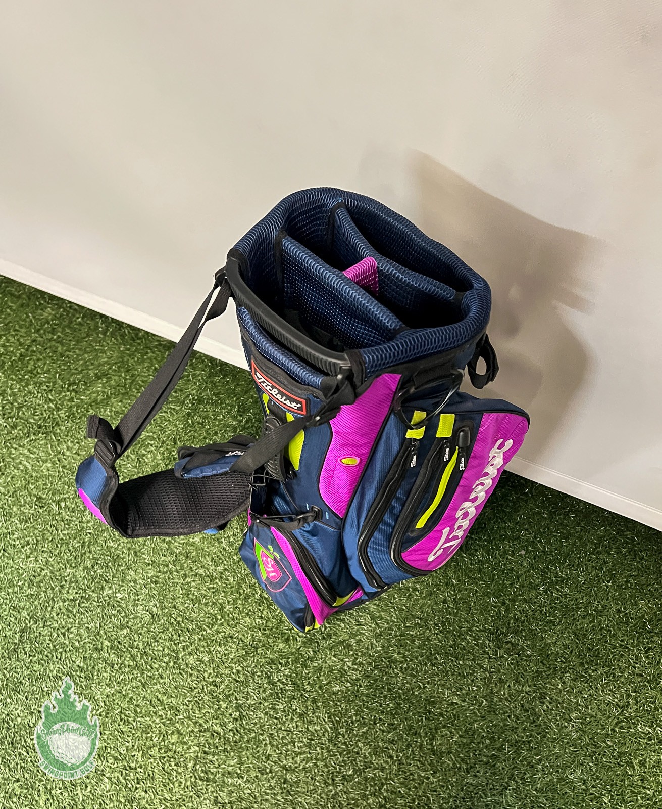 Used Titleist 2015 Stand/Carry Golf Bag Lime Navy/Purple/Lime 5-Way 7 Pockets