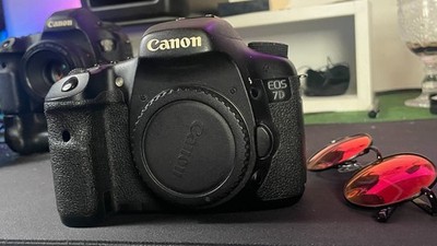 Canon EOS 7D DSLR Kamera Body / Gehäuse   guter gebrauchter Zustand