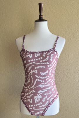 SKIMS Raspberry Swirl Mesh Strappy Bodysuit Size M NWT Kim Kardashian Sexy