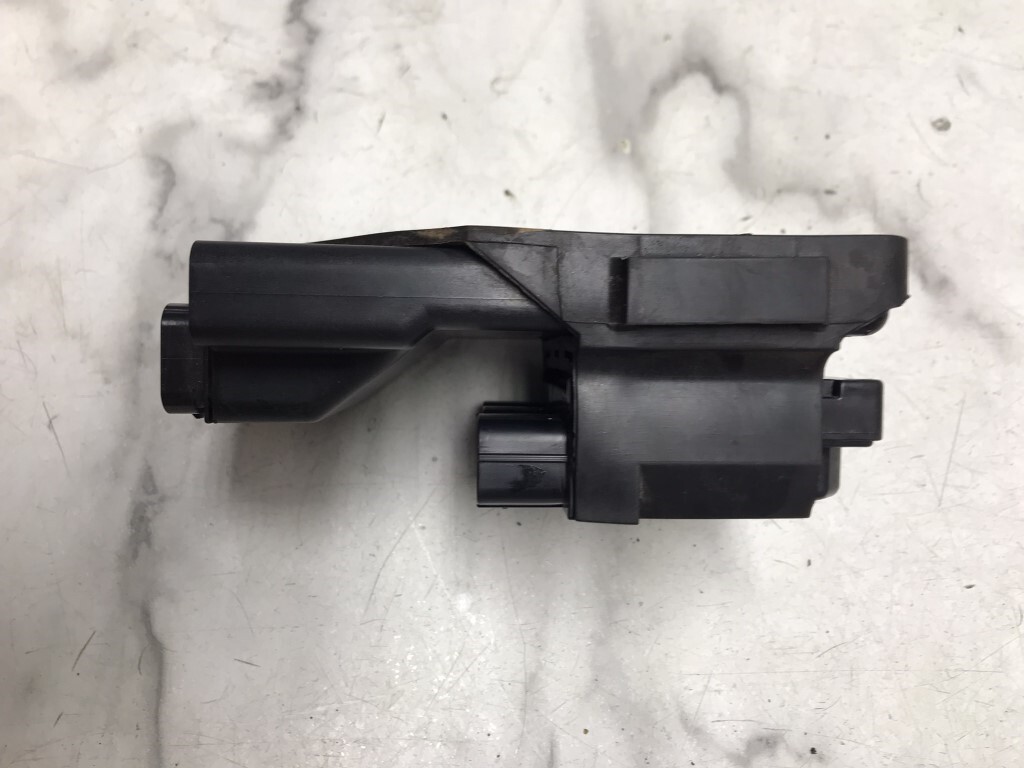 04 Kawasaki ZX10 R 1000 ZX1000 Ninja CDI and Fuse Box Ignition