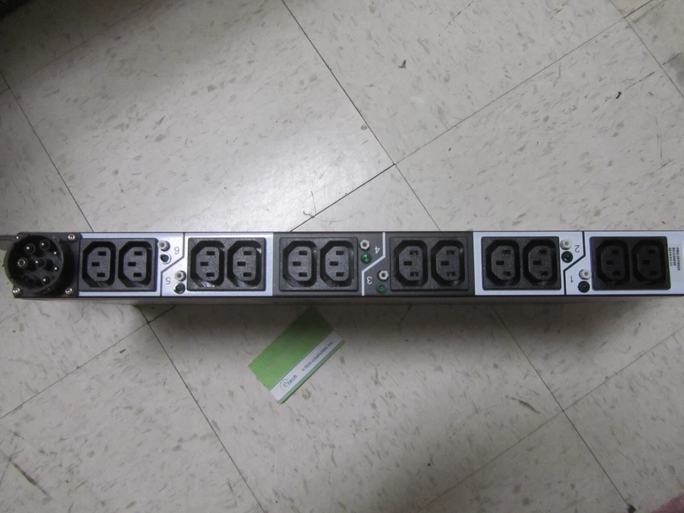 39Y8941 - IBM DPI C13 Enterprise PDU, 12 x C13, FRU 39Y8925; Cord FRU: 39M5416 - Image 4 of 4