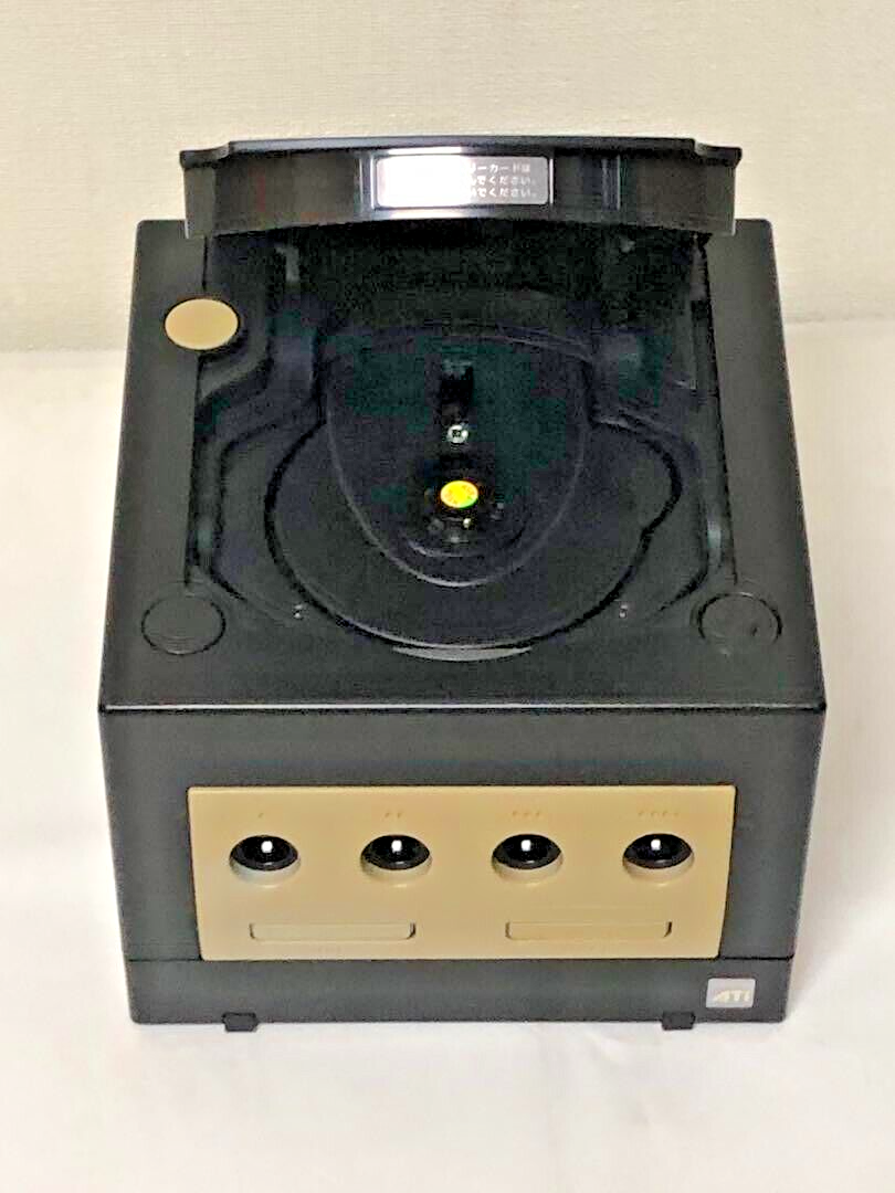 Nintendo GameCube DOL-001 Game Console Set With Controller Nintendo GameCube DOL-001 Game Console Set With Controller