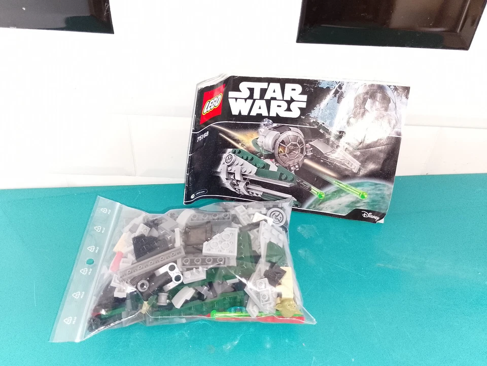 LEGO Star Wars 75168 Yoda's Jedi Starfighter, photo 1 sur 2