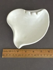 BERYL SWEDE WHITE MCM ABSTRACT LEAF ASHTRAY VINTAGE