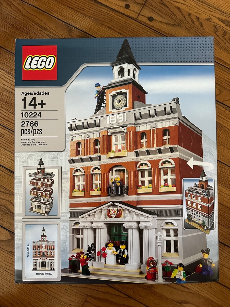 LEGO 10224 Creator Expert TOWN HALL Modular House *RETIRED* *RARE