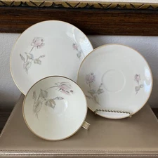 Vtg Hutschenreuther Selb Germany Trio Tea Cup Saucer Dessert Plate Pink Roses